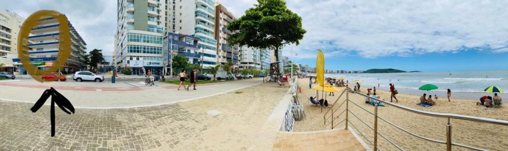 Suíte Mar - Praia do Morro - prédio frente Mar com elevador, atravessou a avenida, já está na Praia - com garagem - internet Guarapari Exterior foto